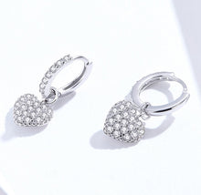 Load image into Gallery viewer, HUGGIES HEART
