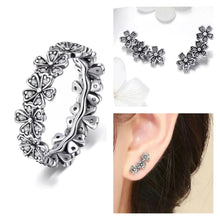 Load image into Gallery viewer, LILY FLOWERS EARRINGS
